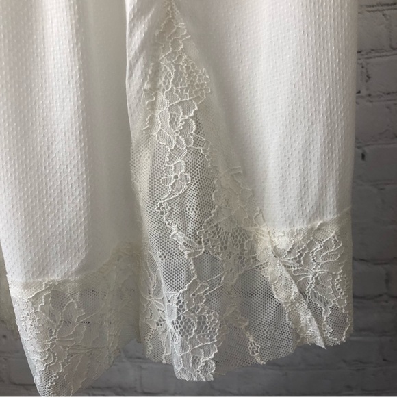 Women's Intimately Free People White Textured Fabric Lacy Mini Dress. Size XS - Picture 9 of 16